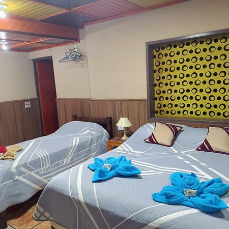 Residencial Arcoiris Hotel Puerto Iguazu Bagian luar foto