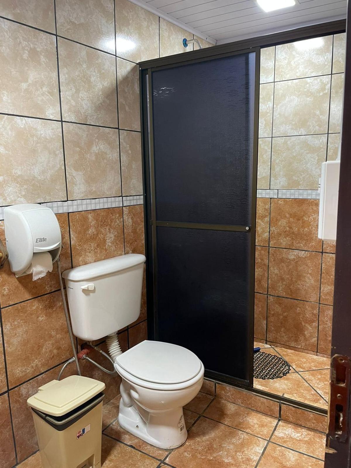 Residencial Arcoiris Hotel Puerto Iguazu Bagian luar foto