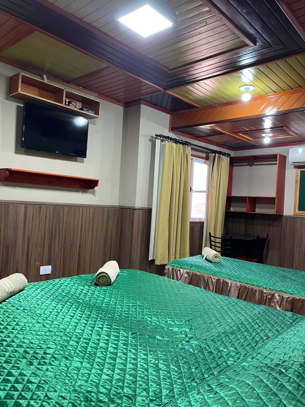 Residencial Arcoiris Hotel Puerto Iguazu Bagian luar foto