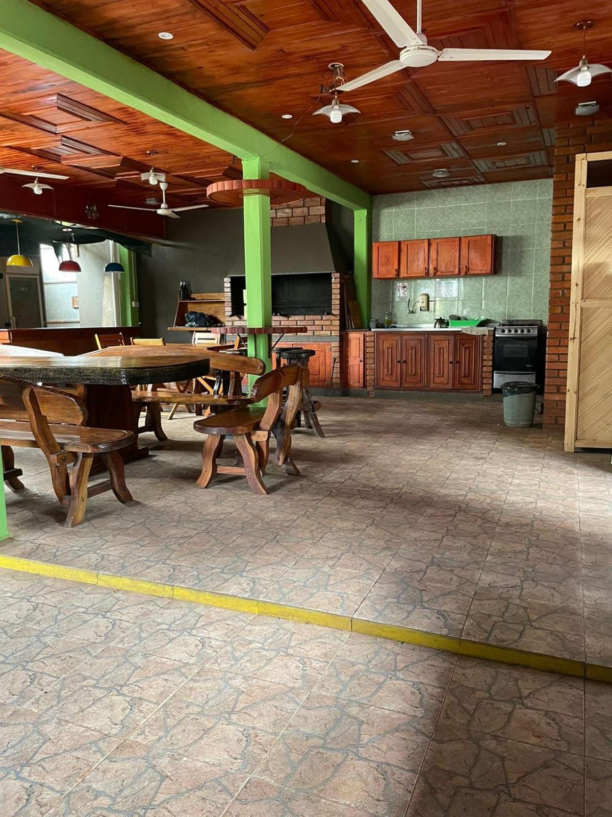 Residencial Arcoiris Hotel Puerto Iguazu Bagian luar foto