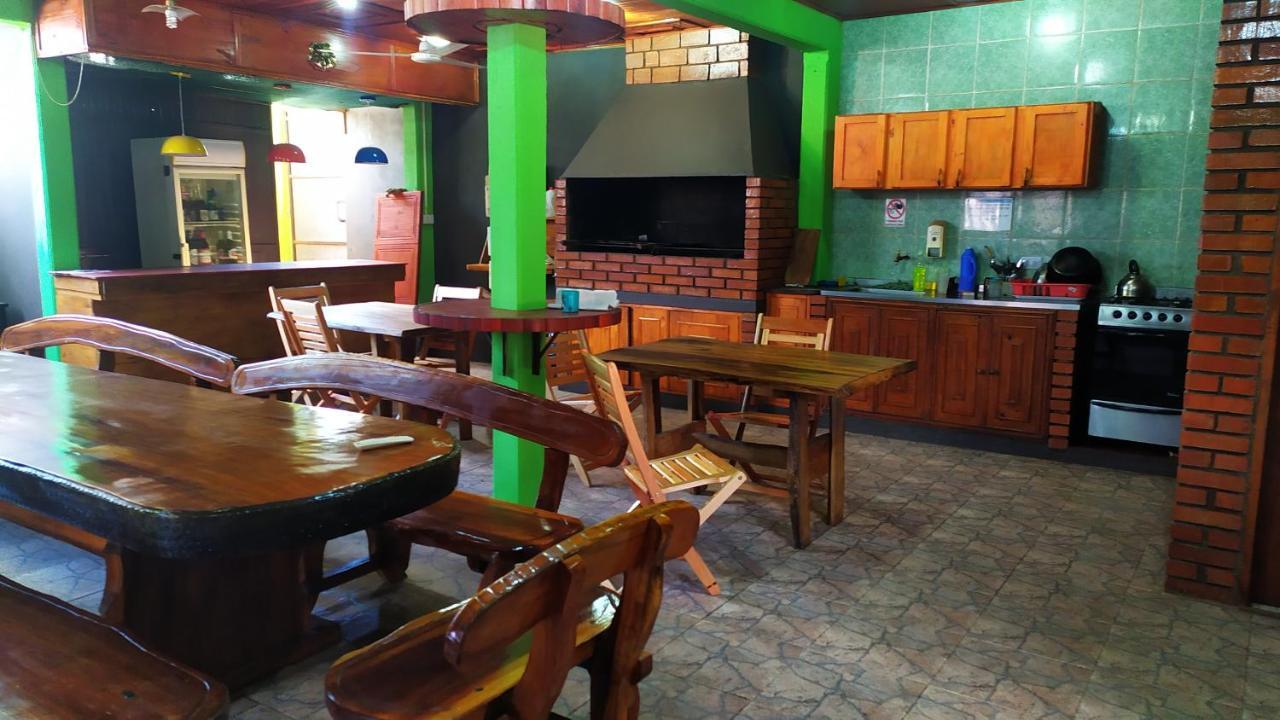 Residencial Arcoiris Hotel Puerto Iguazu Bagian luar foto